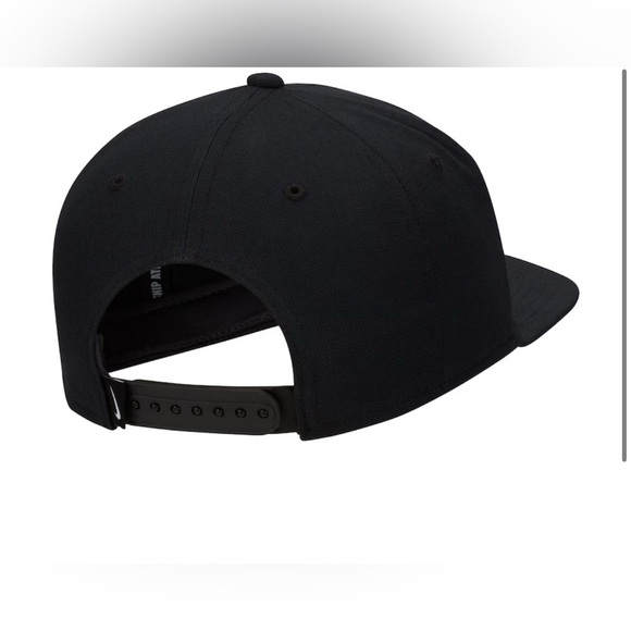 Nike Black and White‎ Logo Cap - Picture 2 of 4
